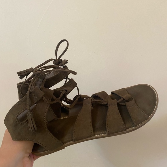 FAUX SUEDE OLD NAVY FLAT WOMENS GLADIATOR SANDALS SIZE 8 BOHEMIAN SUMMER - Picture 4 of 8